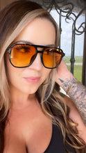 Load image into Gallery viewer, Skye - Unisex Oversized Aviator: Black