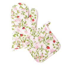 Load image into Gallery viewer, Botanical Berry Oven Mitt Set