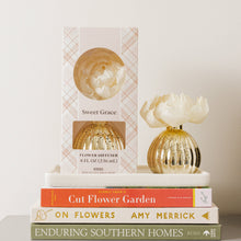 Load image into Gallery viewer, Sweet Grace Plaid Flower Diffuser
