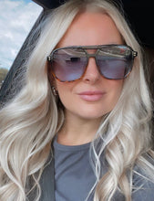 Load image into Gallery viewer, Skye - Unisex Oversized Aviator: Black