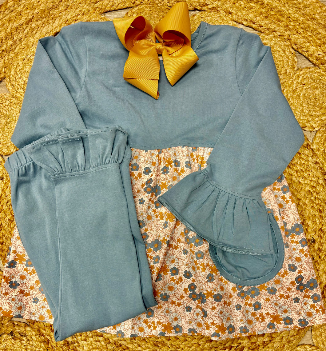 Soft blue flower set