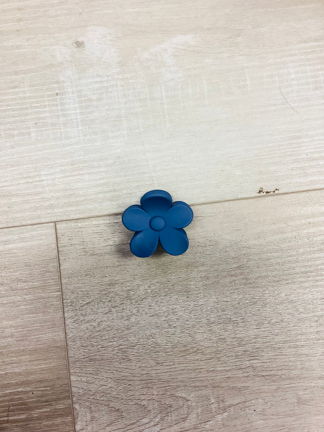 Tiny Blue Flower clip