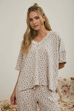 Load image into Gallery viewer, DITSY FLORAL V NECK SHORT SLEEVE RIBBED KNIT TOP: KHAKI MULTI

