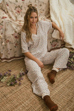 Load image into Gallery viewer, DITSY FLORAL V NECK SHORT SLEEVE RIBBED KNIT TOP: KHAKI MULTI
