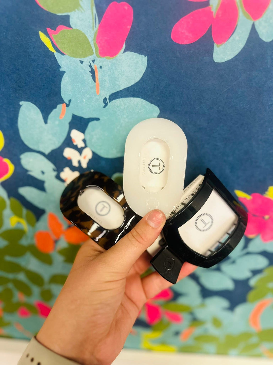 Coconut White Medium Clip