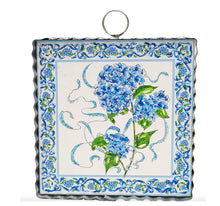 Load image into Gallery viewer, Round Top© Attachment | Mini Beck's Wild Hydrangea
