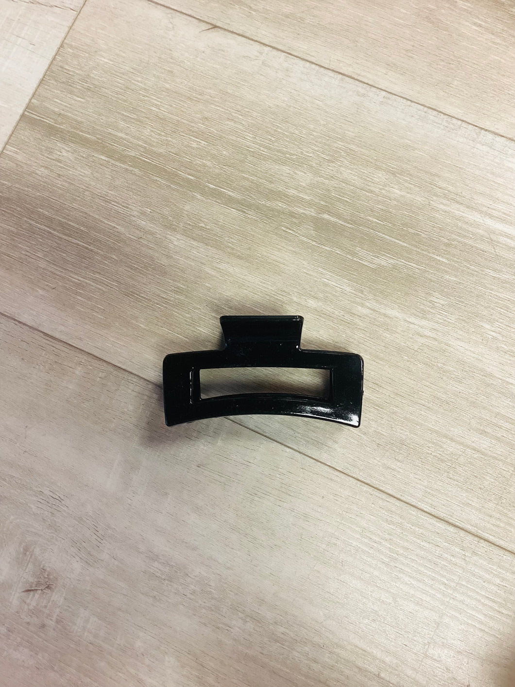 Black square claw clip