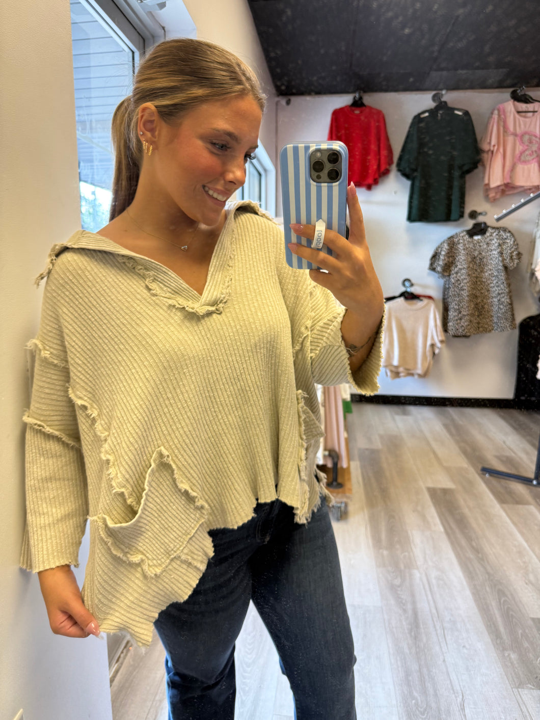 Cream v-neck quarter sleeve top