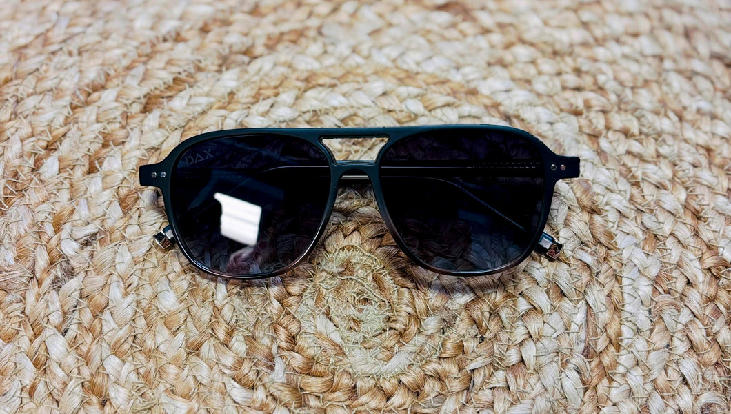 Briggs in Black Gradient Sun Glasses