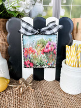 Load image into Gallery viewer, Round Top Co Mini Art Flower Field
