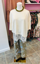 Load image into Gallery viewer, Lace Hem Tunic Top
