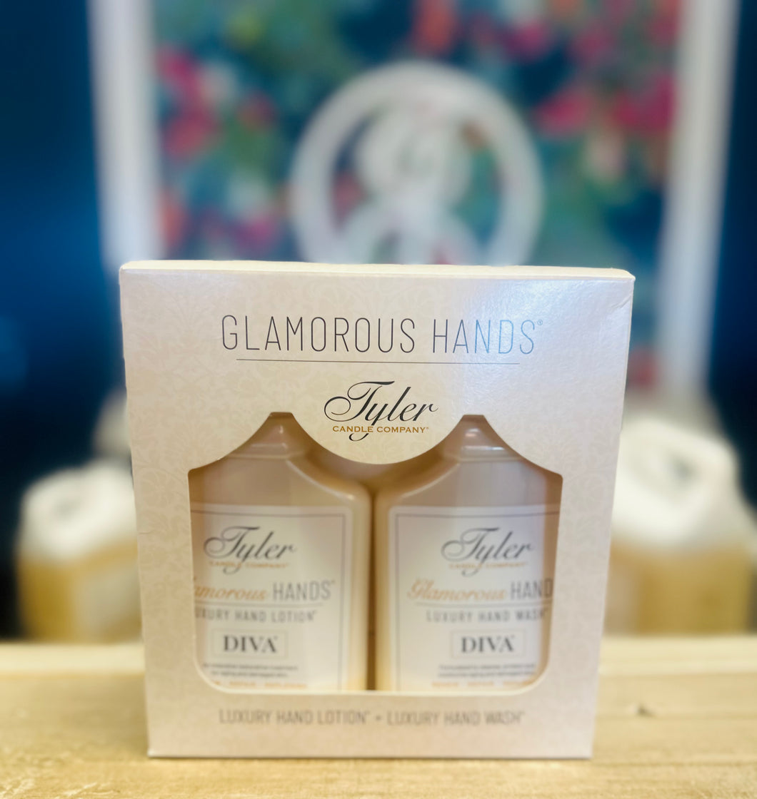 Glamorous hands ‘DIVA’
