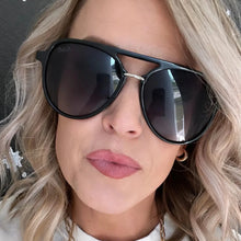 Load image into Gallery viewer, Earhart Black Sunglasses
