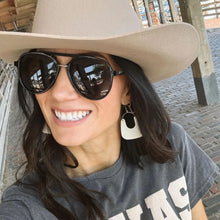 Load image into Gallery viewer, Earhart Black Sunglasses
