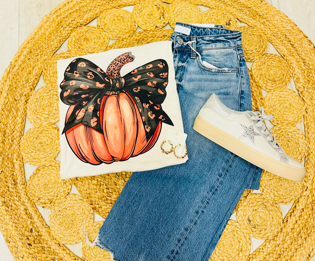 Leopard Pumpkin Bow Graphic T-Shirt