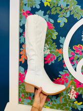 Load image into Gallery viewer, White cowgirl boots
