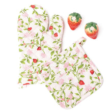 Load image into Gallery viewer, Botanical Berry Oven Mitt Set
