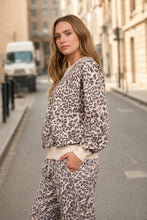 Load image into Gallery viewer, LEOPARD BOXY V-INSERT LONG SLEEVE KNIT TOP: CREAM MULTI
