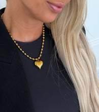 Load image into Gallery viewer, SMALL BUBBLE HEART NECKLACE: SILVER
